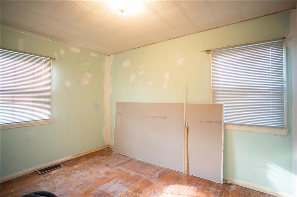 802 Summit Avenue Monaca, PA 15061 - Photo 12 of 23