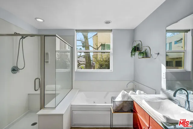 $779,000 | 14412 Killion Street, Unit 205, Sherman Oaks, CA 91401