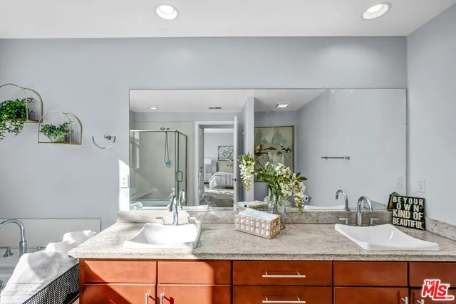 $779,000 | 14412 Killion Street, Unit 205, Sherman Oaks, CA 91401