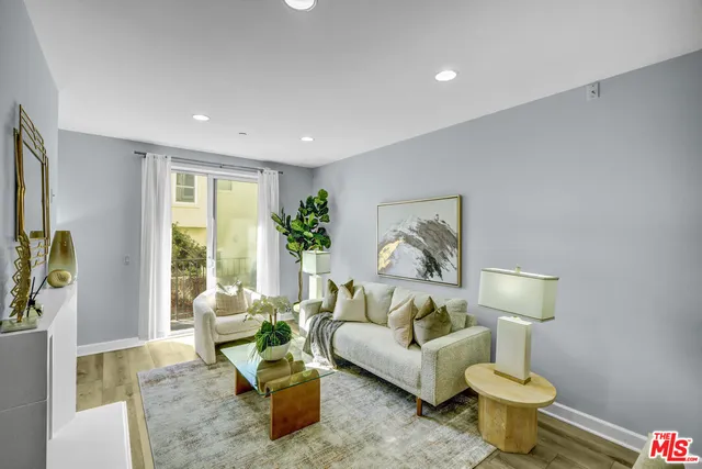 $779,000 | 14412 Killion Street, Unit 205, Sherman Oaks, CA 91401