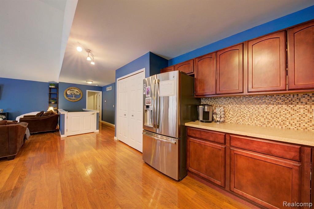 48107 Hanford Road Canton, MI 48187 - Photo 16 of 60