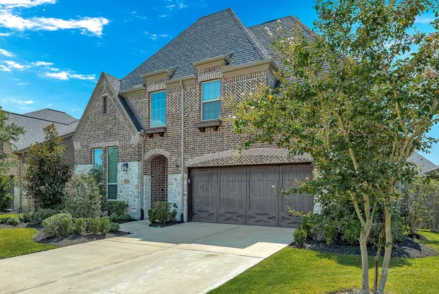 $605,000 | 27231 Symphony Creek Lane, Fulshear, TX 77441