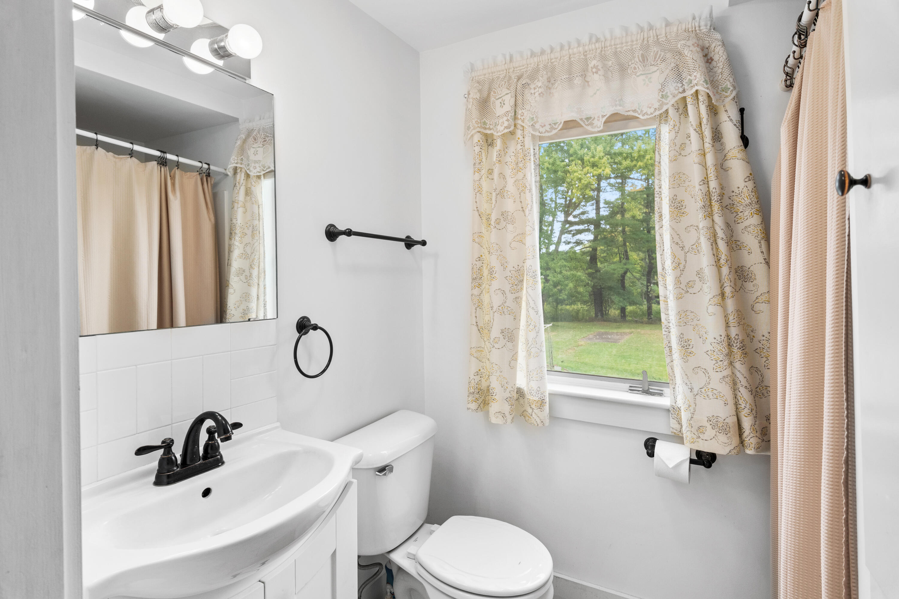 41 Lindsay Road York, ME 03909 - Photo 30 of 45 Bathroom