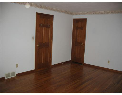 1245 Hickory Road Mishawaka, IN 46615 - Photo 4 of 13 Gallery Image 4