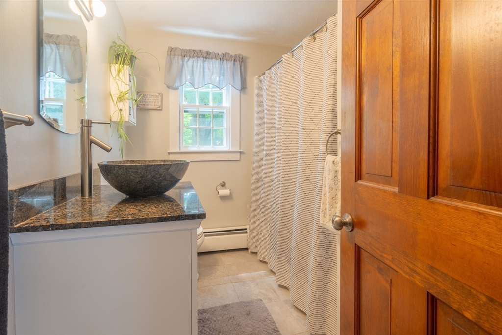 96 Red Gate Road Tyngsboro, MA 01879 - Photo 10 of 28 Gallery Image 10