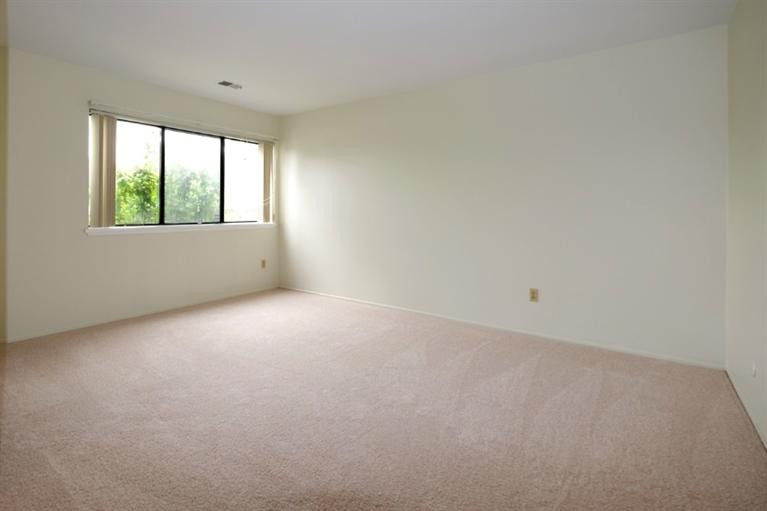 1215 South Maple Road, Unit 101 Ann Arbor, MI 48103 - Photo 14 of 17 Photo 14