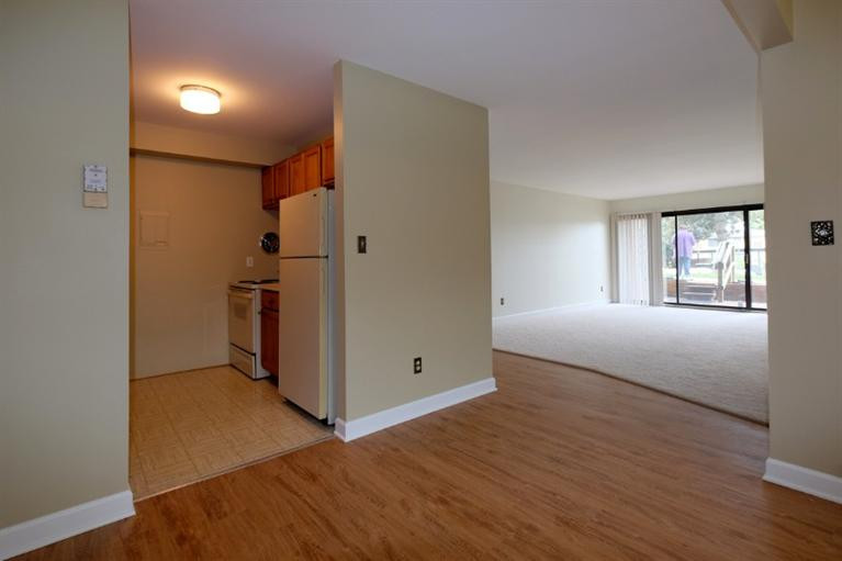 1215 South Maple Road, Unit 101 Ann Arbor, MI 48103 - Photo 6 of 17 Photo 6