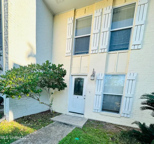 $142,000 | 3230 Cumberland Road, Unit 4, Ocean Springs, MS 39564