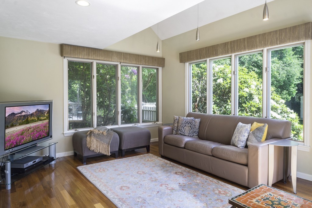 622 Belknap Road Framingham, MA 01701 - Photo 8 of 30