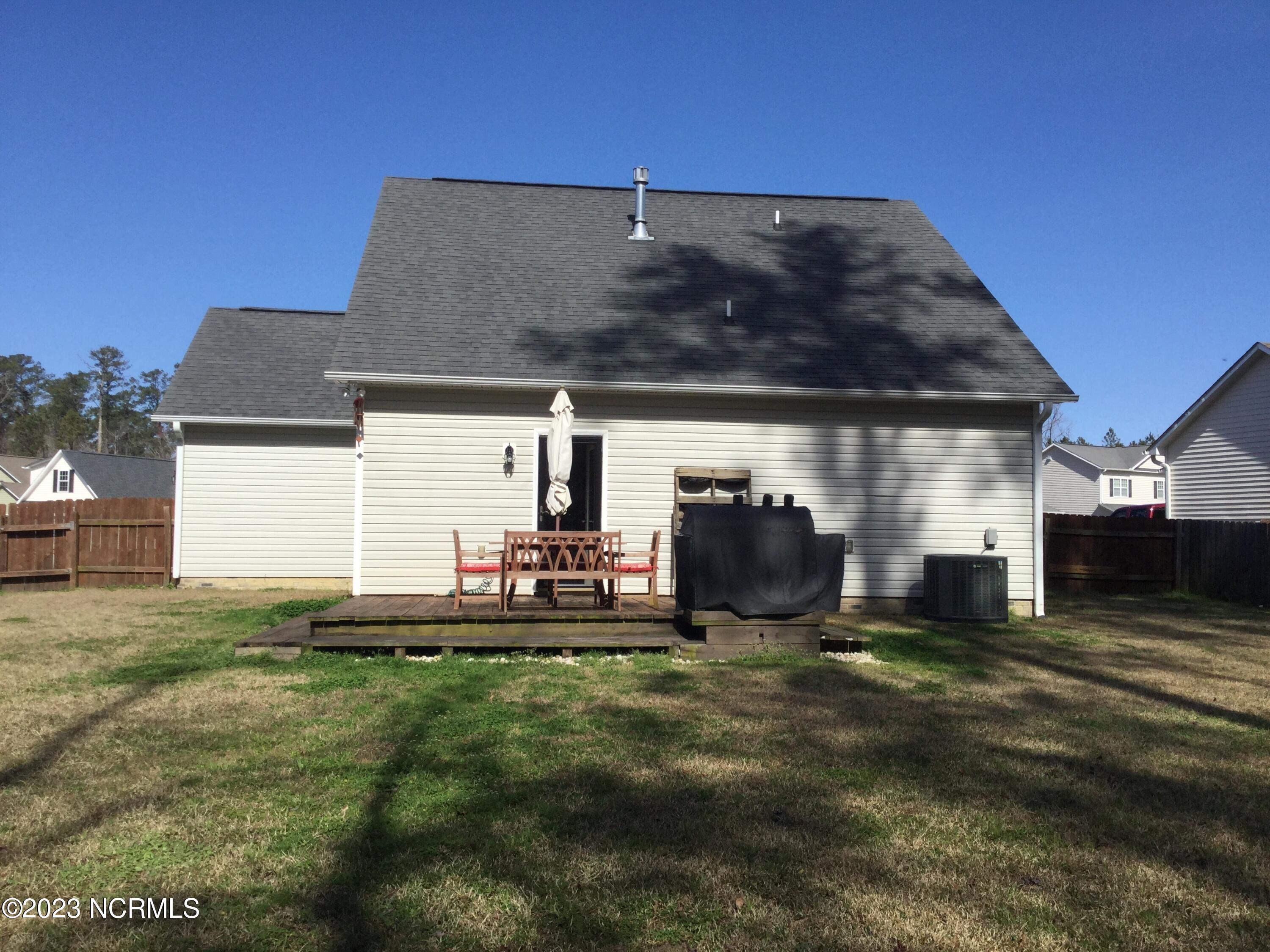 109 Coree Way New Bern, NC 28562 - Photo 18 of 20 back