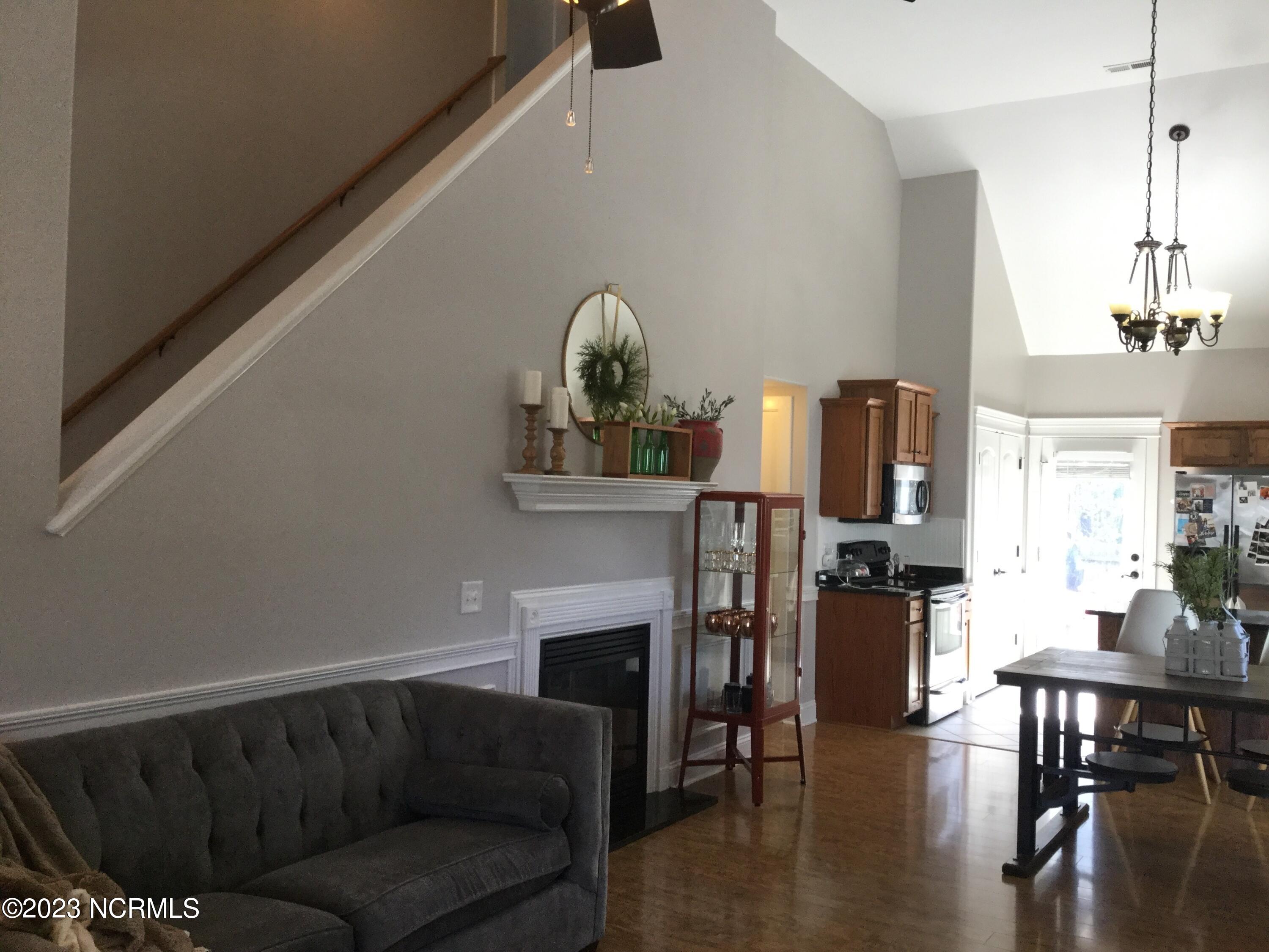 109 Coree Way New Bern, NC 28562 - Photo 2 of 20 living room 2