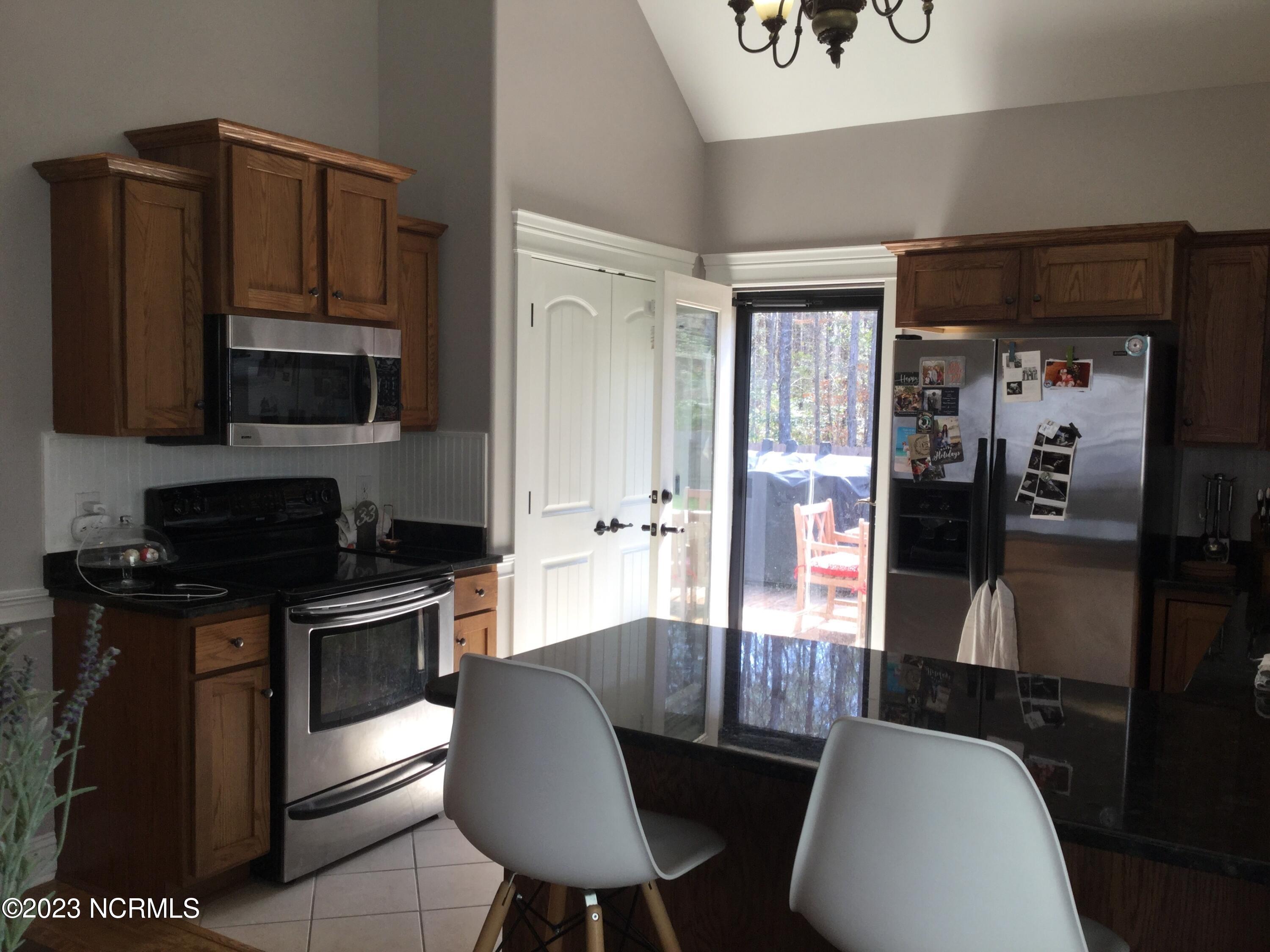 109 Coree Way New Bern, NC 28562 - Photo 5 of 20 kitchen 2