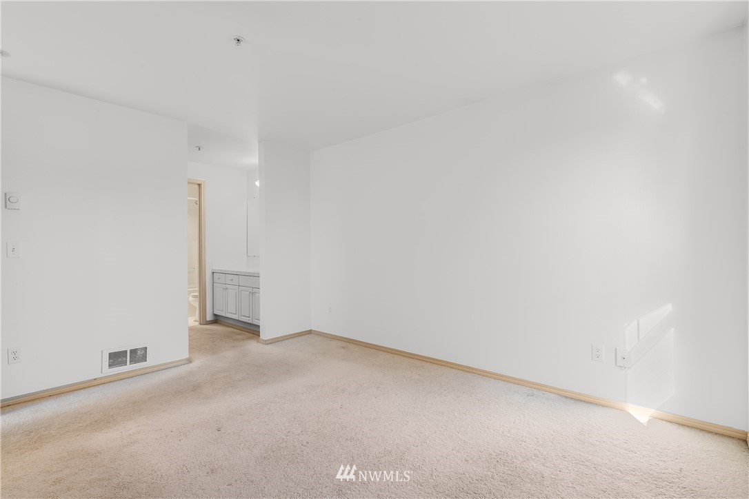 1160 Monroe Avenue Northeast, Unit A4 Renton, WA 98056 - Photo 13 of 26