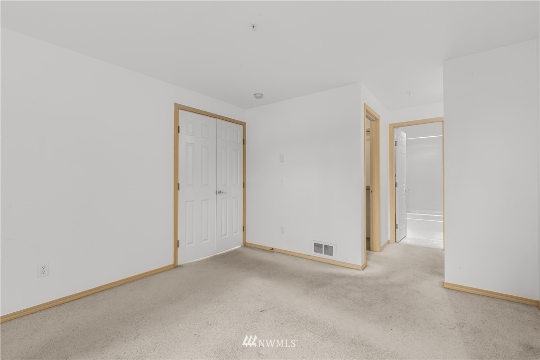 1160 Monroe Avenue Northeast, Unit A4 Renton, WA 98056 - Photo 14 of 26 a view of an empty room