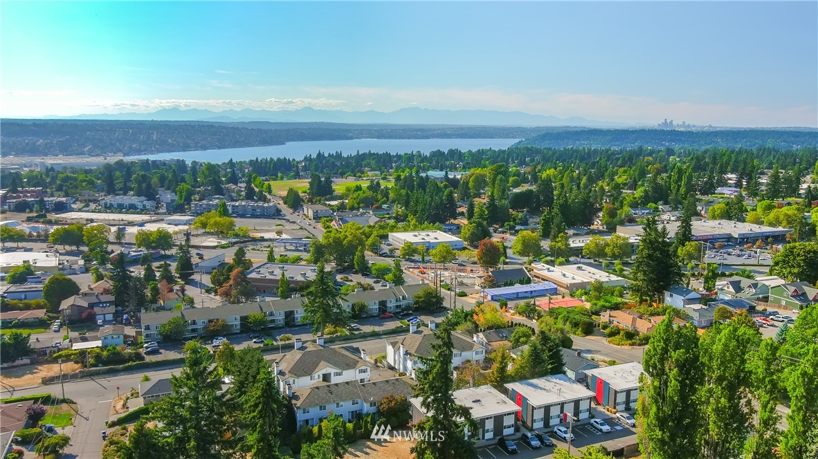 1160 Monroe Avenue Northeast, Unit A4 Renton, WA 98056 - Photo 22 of 26 an aerial view of multiple house