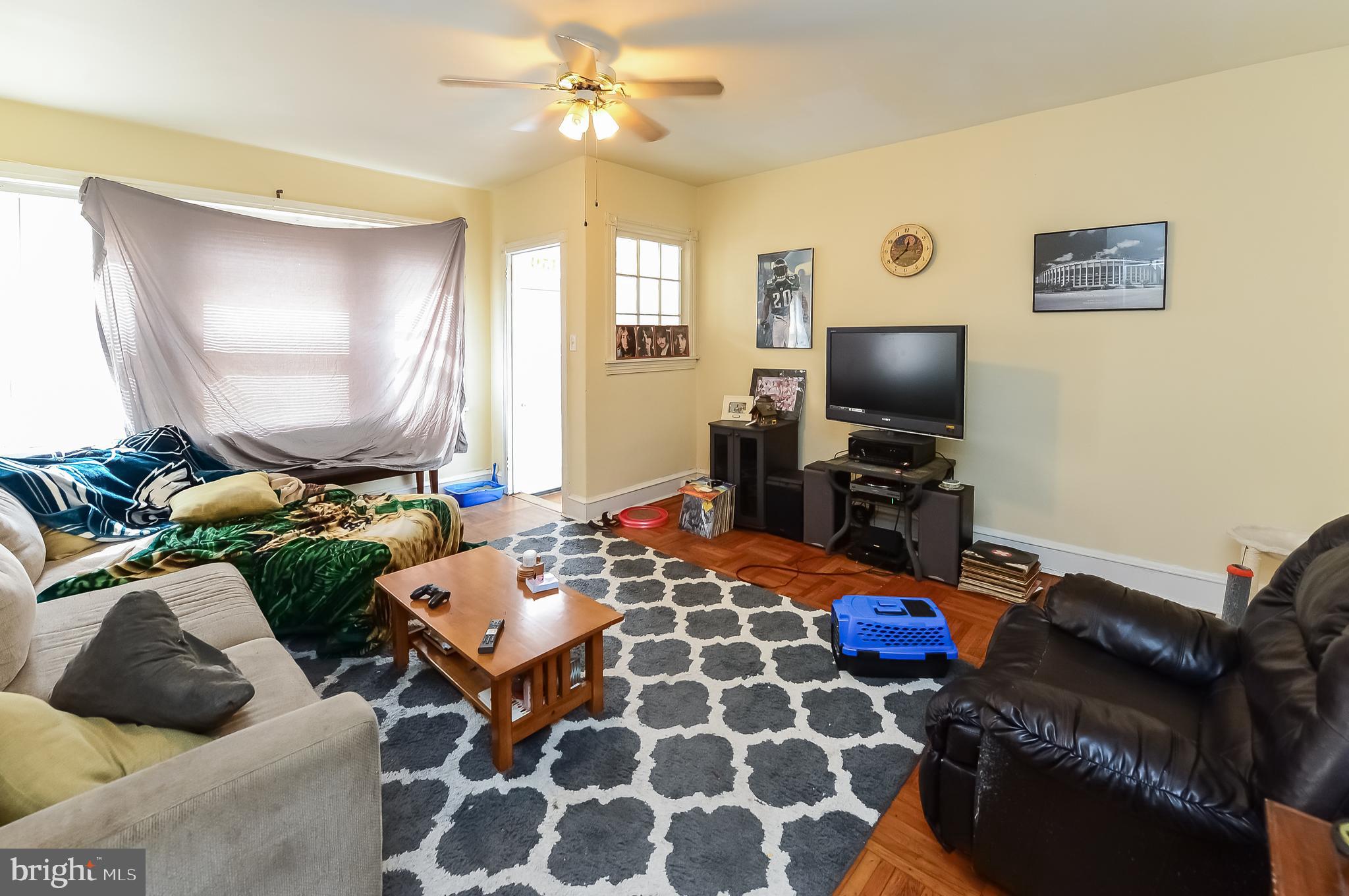 4159 Ridge Avenue Philadelphia, PA 19129 - Photo 21 of 32 Unit 1 - Living Room
