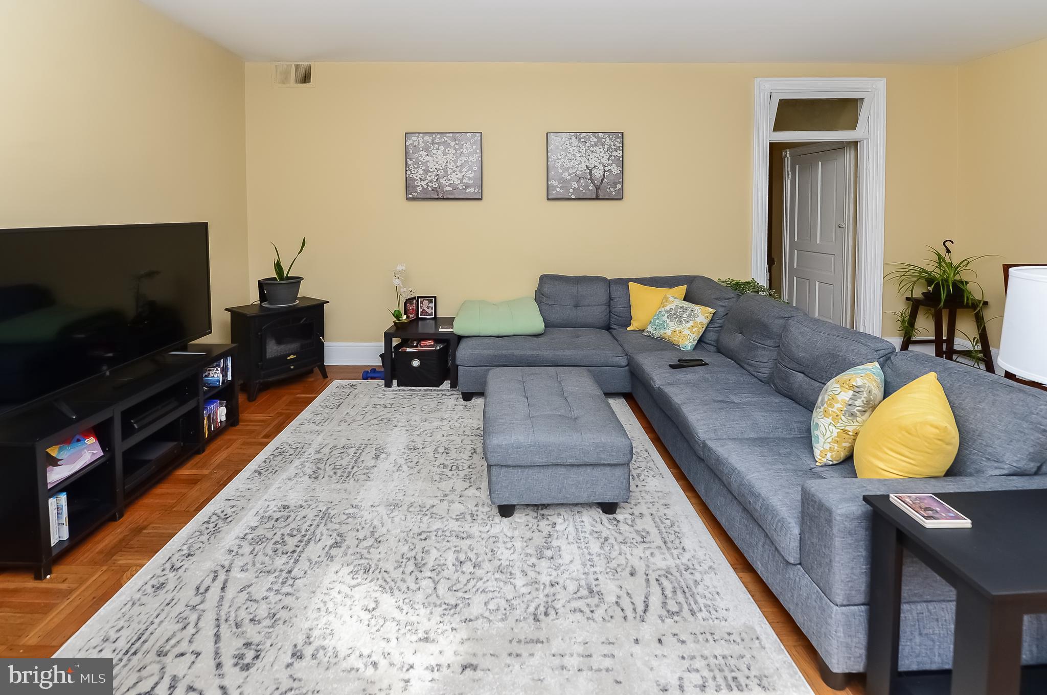 4159 Ridge Avenue Philadelphia, PA 19129 - Photo 4 of 32 Unit 2 - Living Room