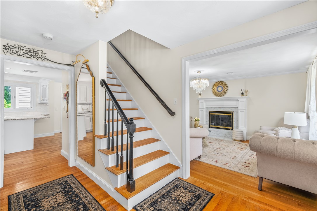 9 Pheasant Run Road North Smithfield, RI 02896 - Photo 4 of 32