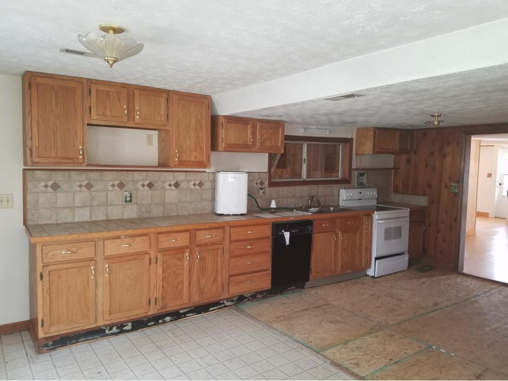 158 White Road Elizabethton, TN 37643 - Photo 7 of 24 Photo 7