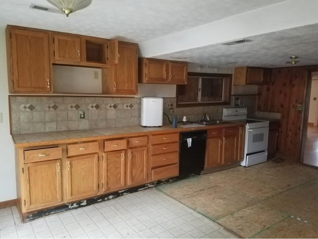 158 White Road Elizabethton, TN 37643 - Photo 8 of 24 Photo 8