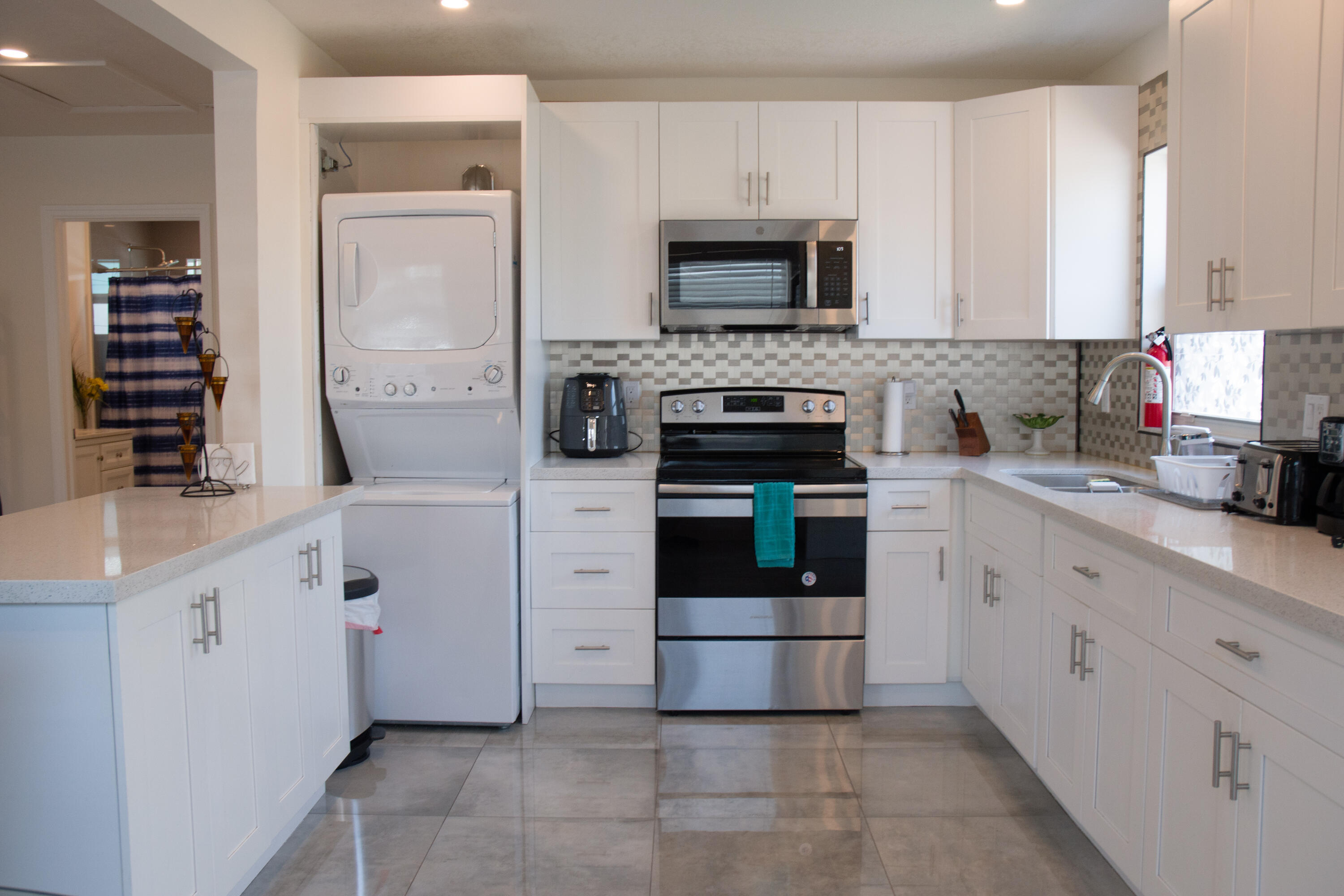 158 East 23rd Street West Palm Beach, FL 33404 - Photo 2 of 15 DSC_0116