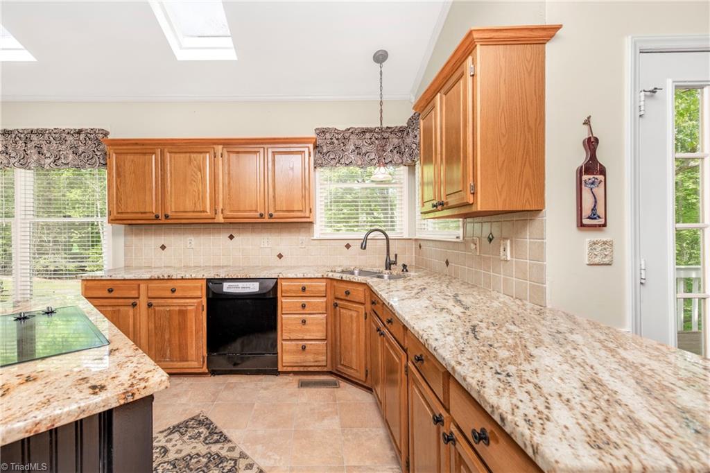 2707 Quaker Landing Road Greensboro, NC 27455 - Photo 12 of 30 Gallery Image 12