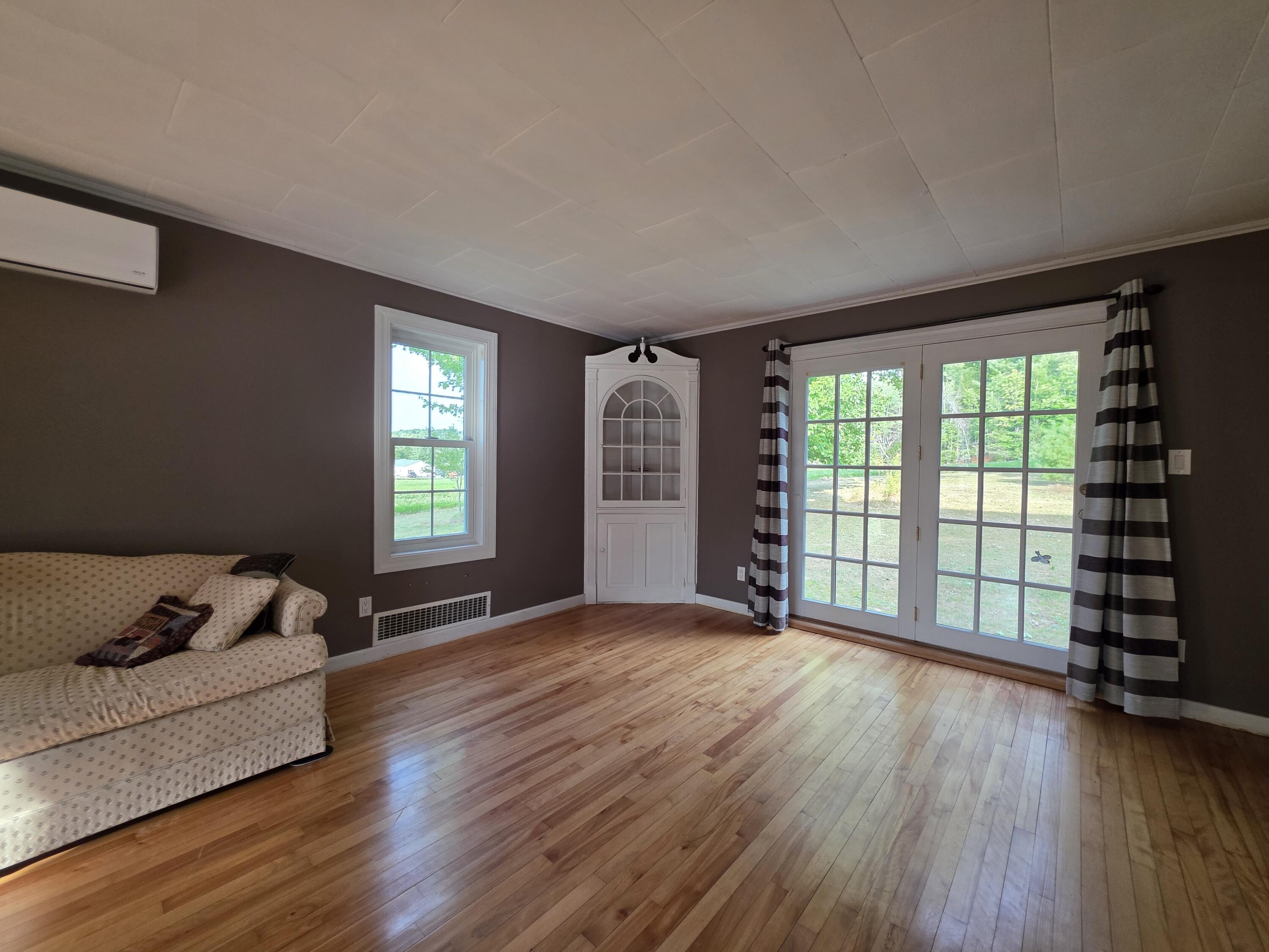 357 Main Street Lincoln, ME 04457 - Photo 20 of 54 20250824_172235