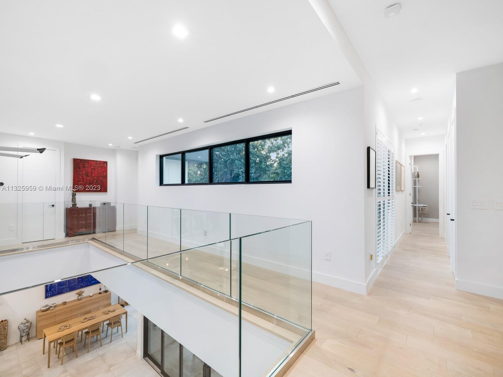 7260 School House Road Miami, FL 33143 - Photo 28 of 44 a living room with furniture