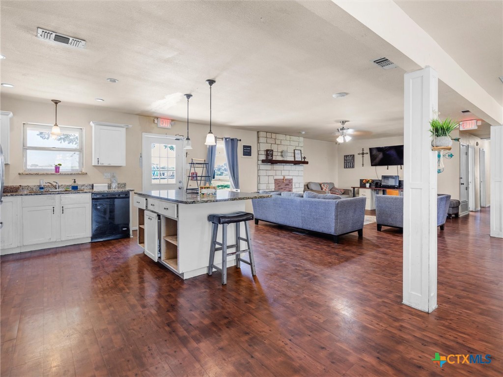 3925 Linne Road Seguin, TX 78155 - Photo 5 of 41 Gallery Image 5