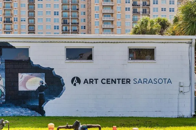 $679,000 | 643 Calle De Peru, Sarasota, FL 34242