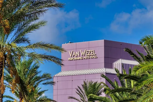 $679,000 | 643 Calle De Peru, Sarasota, FL 34242