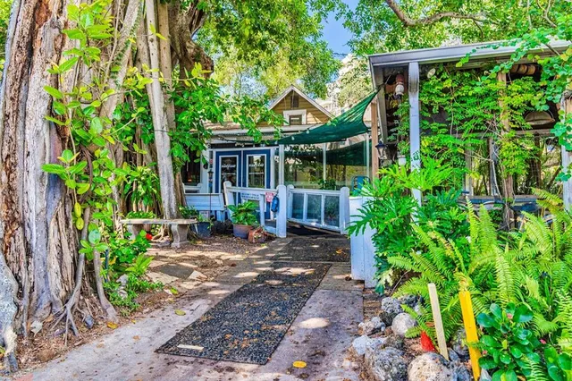 $679,000 | 643 Calle De Peru, Sarasota, FL 34242