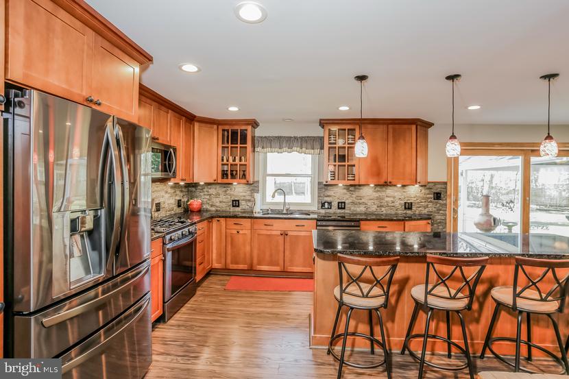 26 Whitby Road Cherry Hill, NJ 08003 - Photo 8 of 31 Looking at kitchen from living room