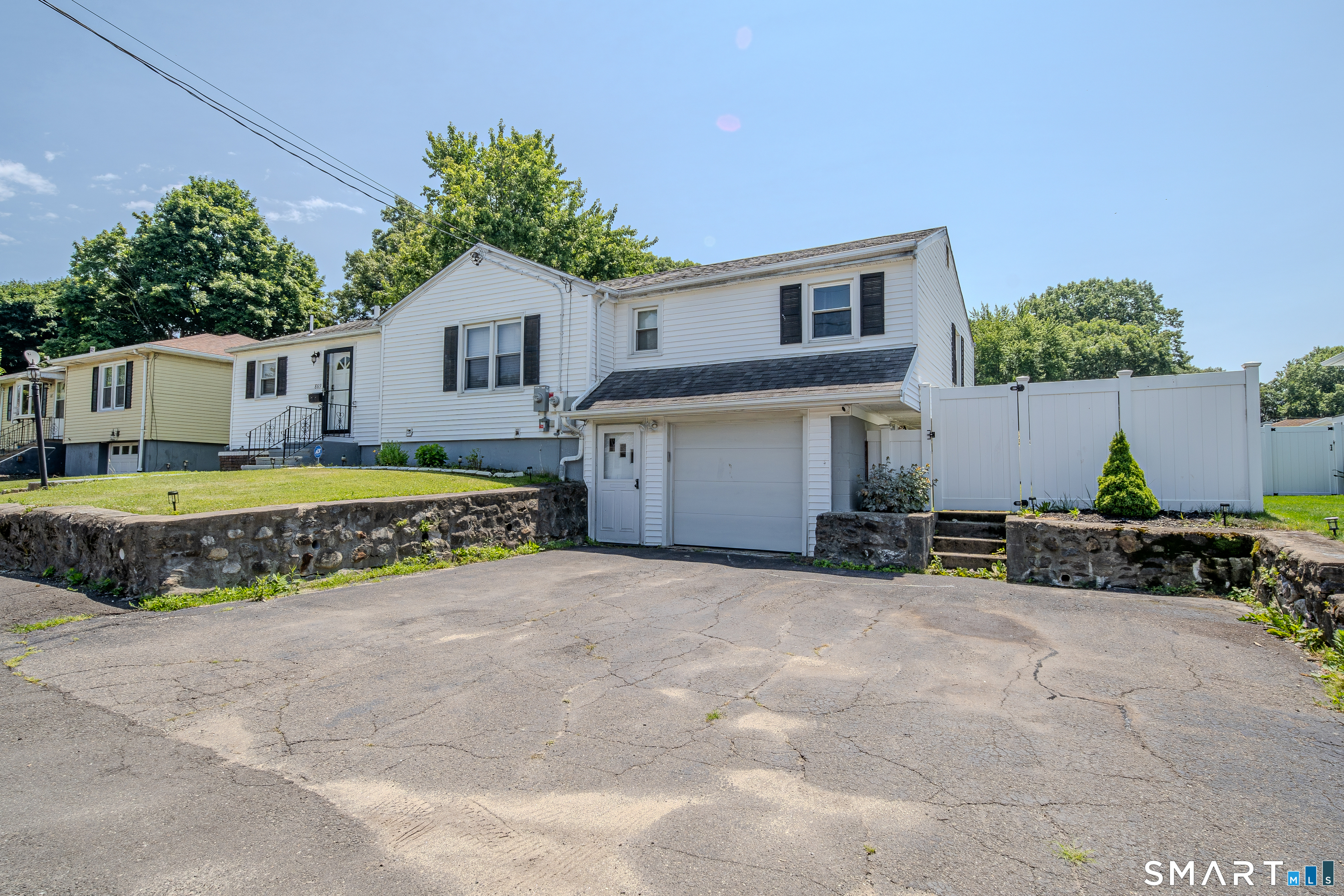 869 Washington Ave Extension Waterbury, CT 06708 - Photo 1 of 30
