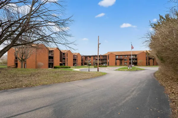 $112,000 | 2929 Sunnyside Drive, Unit 303A, Rockford, IL 61114