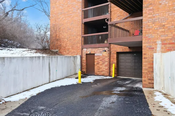 $113,000 | 2929 Sunnyside Drive, Unit 303A, Rockford, IL 61114