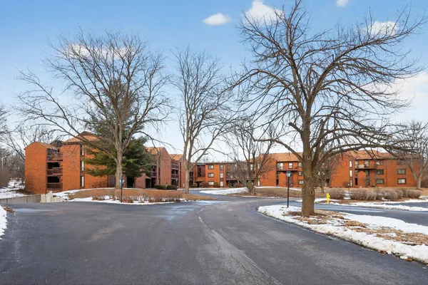 $113,000 | 2929 Sunnyside Drive, Unit 303A, Rockford, IL 61114