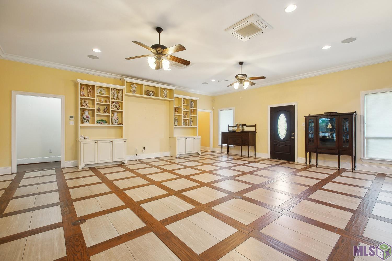 16025 Parkside Court St. George, LA 70817 - Photo 3 of 21