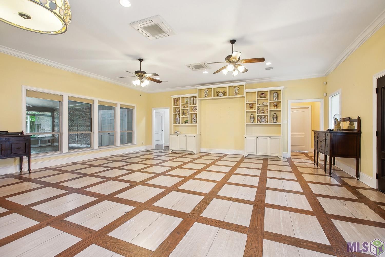 16025 Parkside Court St. George, LA 70817 - Photo 4 of 21