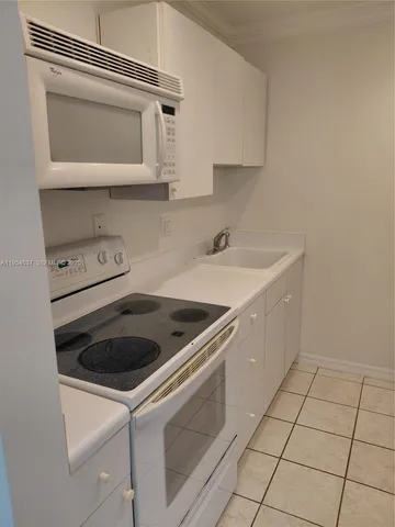 $1,525 | 731 Hummingbird Way, Unit 10, North Palm Beach, FL 33408