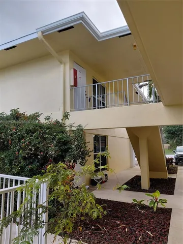 $1,525 | 731 Hummingbird Way, Unit 10, North Palm Beach, FL 33408