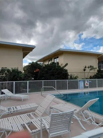 $1,525 | 731 Hummingbird Way, Unit 10, North Palm Beach, FL 33408