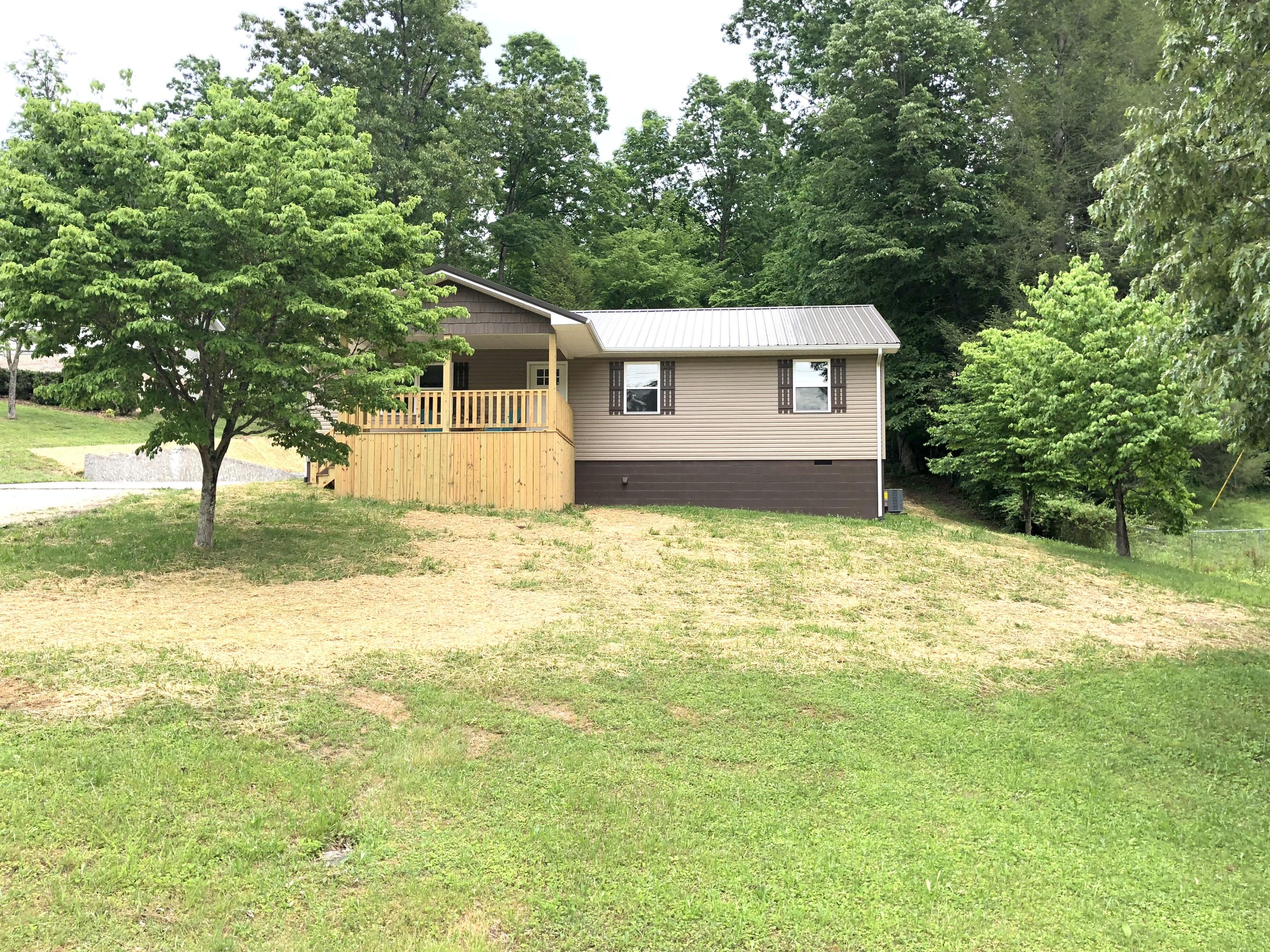 127 McDeerman Road Jacksboro, TN 37757 - Photo 27 of 29 Front of home