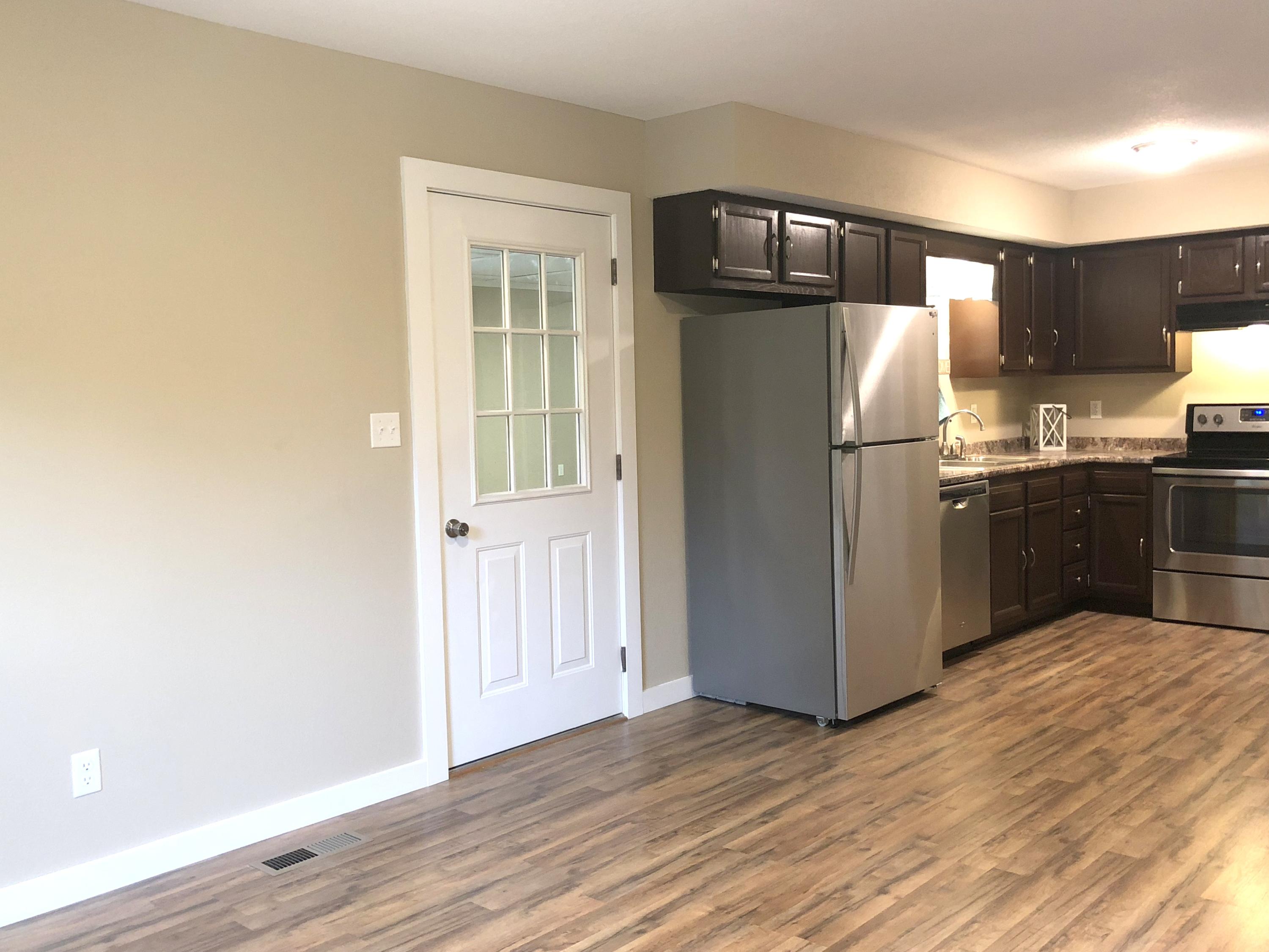 127 McDeerman Road Jacksboro, TN 37757 - Photo 9 of 29 Entry from garage