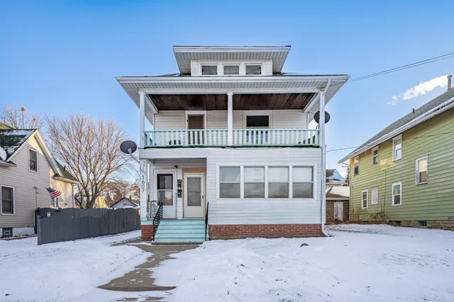 $155,000 | 1607 7th Avenue, Rockford, IL 61104