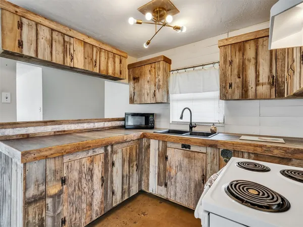$188,000 | 3315 St Anne Street, Liverpool, TX 77577