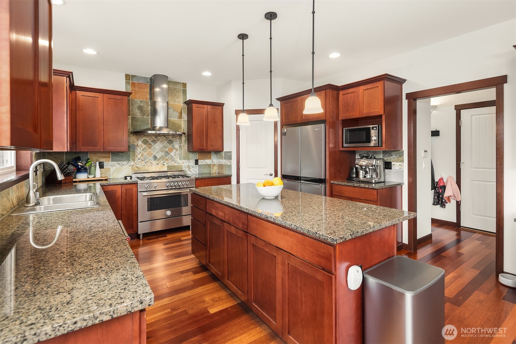1414 Lake Roesiger Drive Snohomish, WA 98290 - Photo 14 of 40