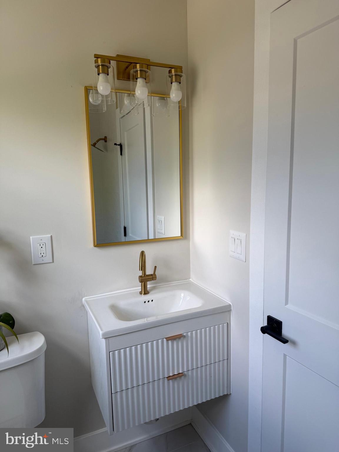 6904 Friendship Road Clinton, MD 20735 - Photo 11 of 14 Master bath