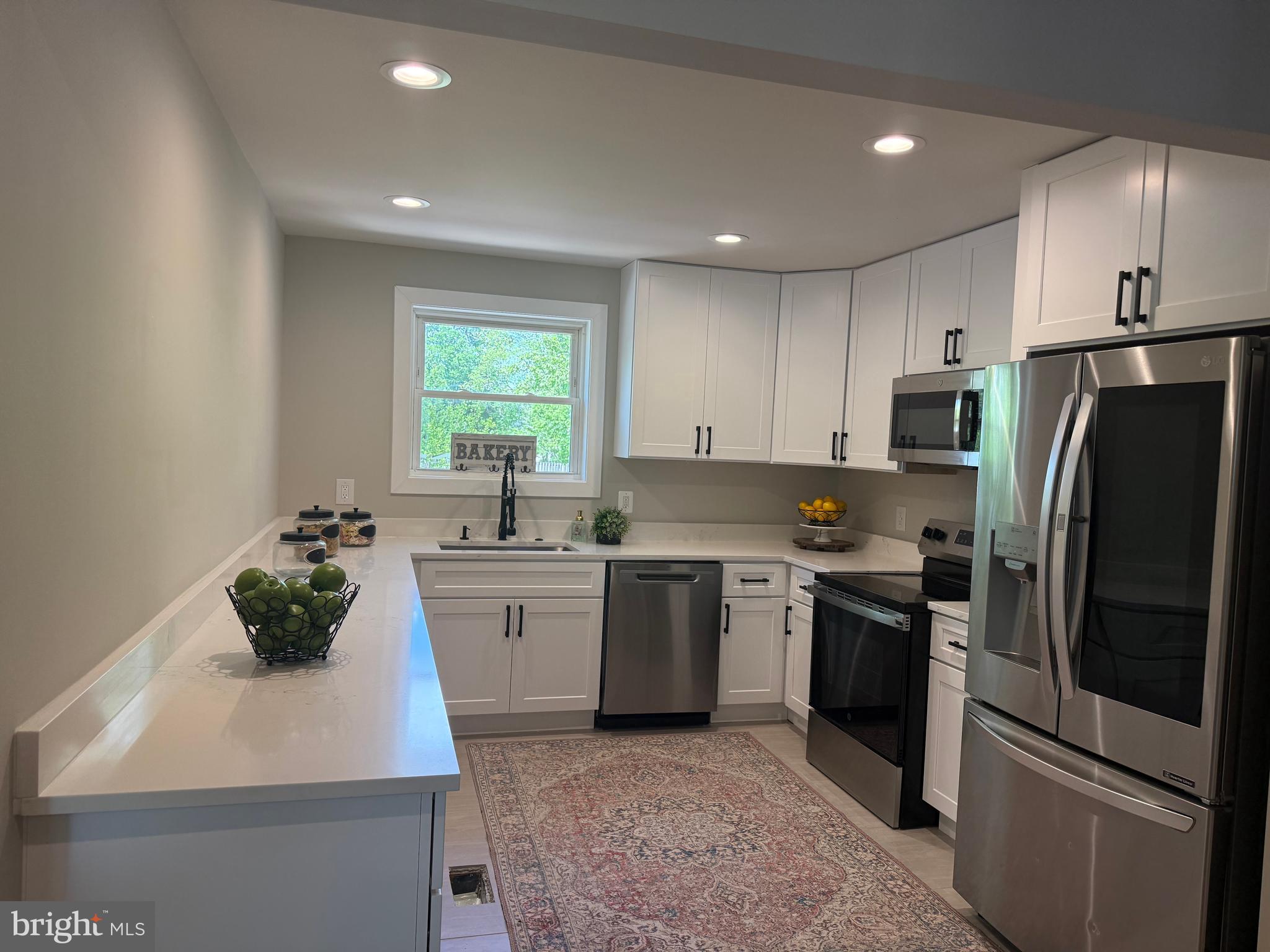 6904 Friendship Road Clinton, MD 20735 - Photo 2 of 14 kitchen