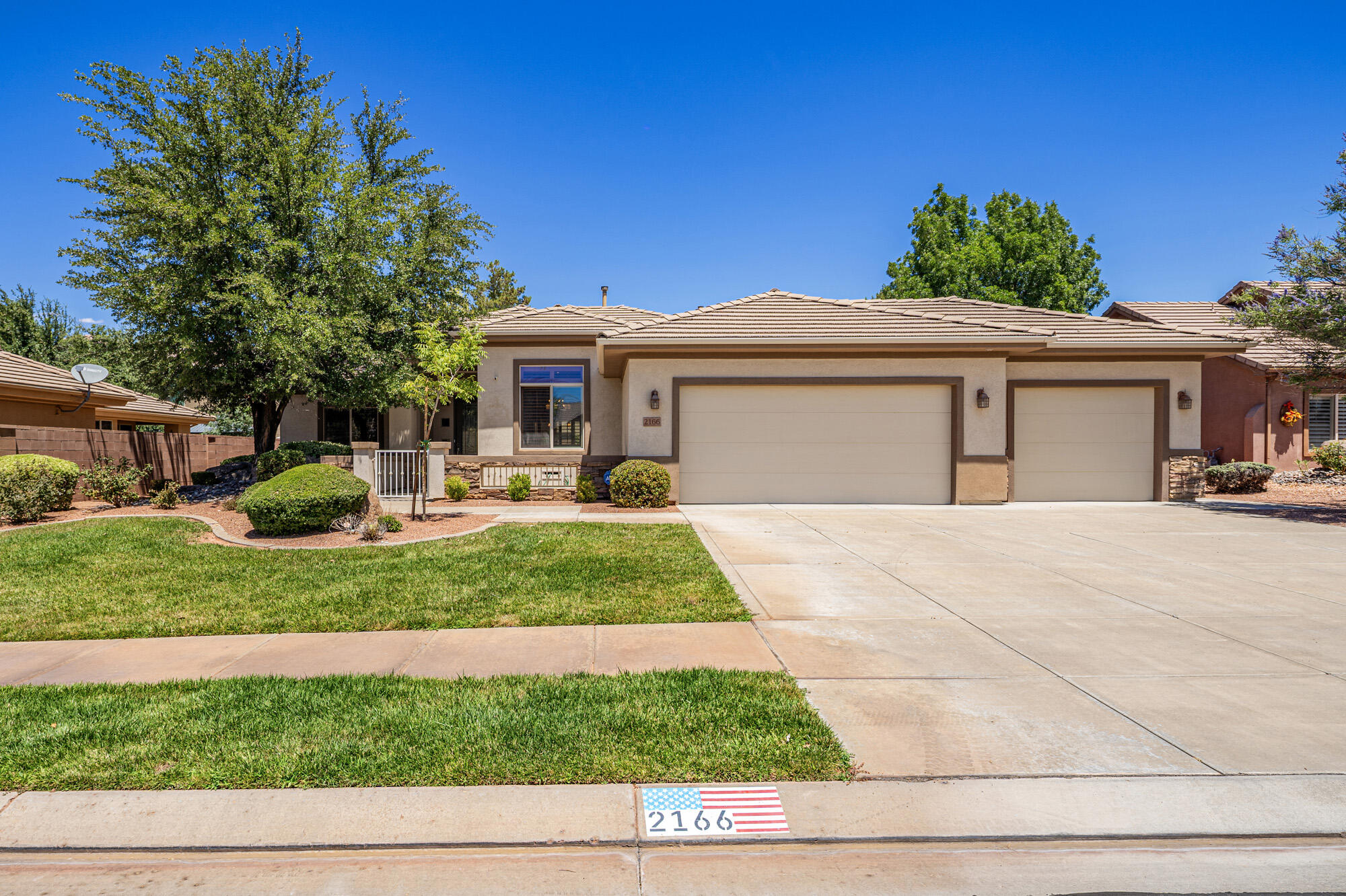 2166 West 1010 North St. George, UT 84770 - Photo 1 of 31 Front